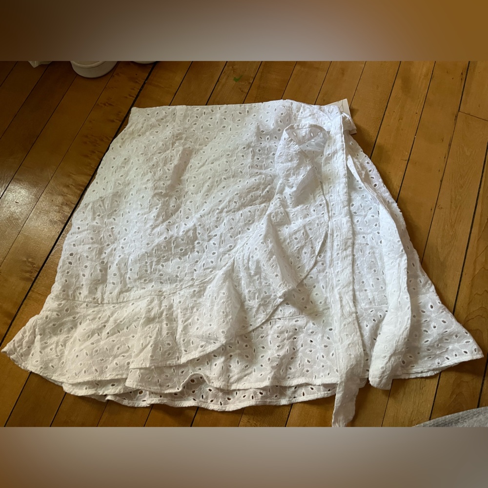 Passport white skirt